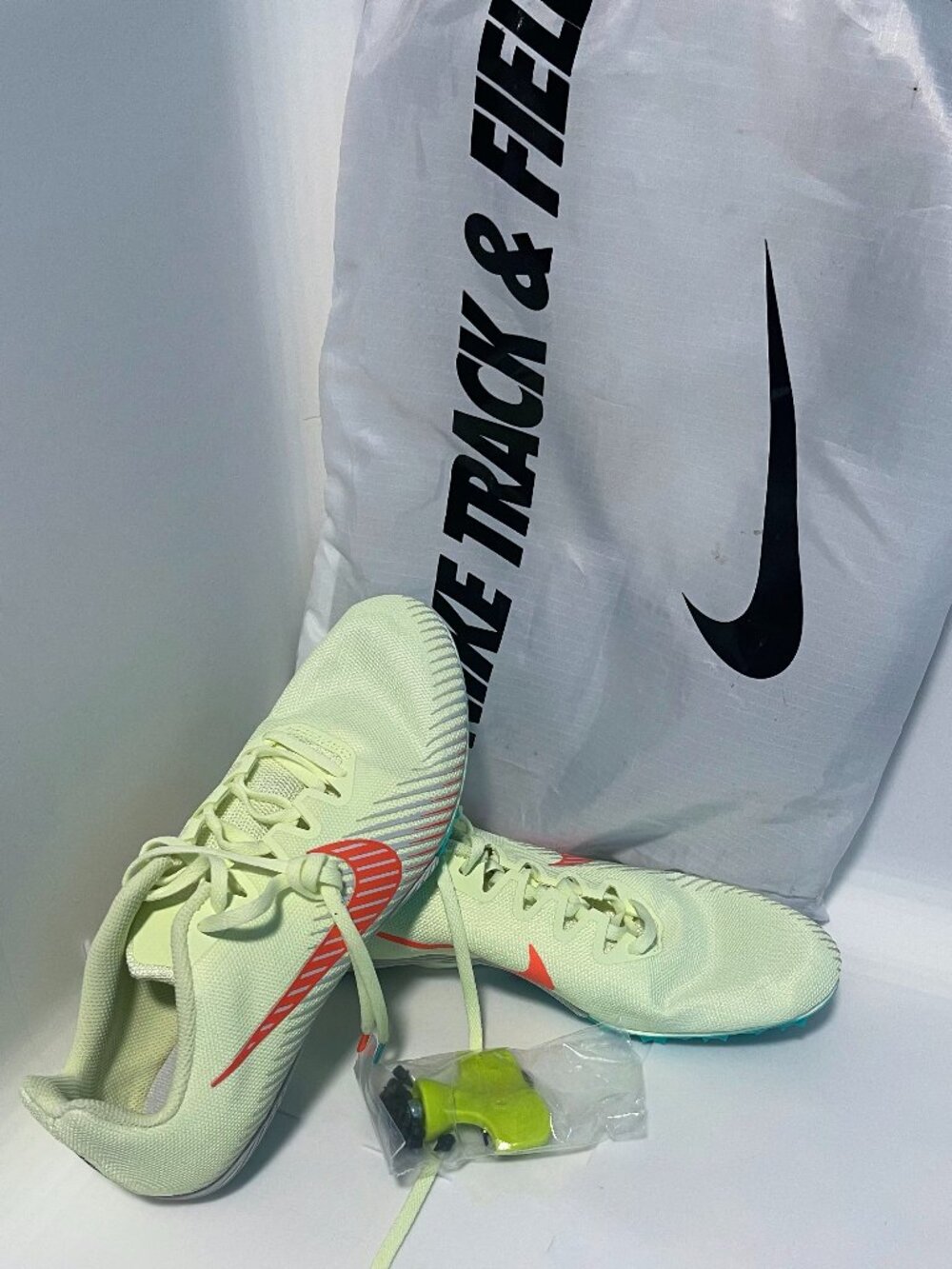 NWOT Nike Zoom Rival M 9 Track Shoes w/ spikes Volt Green Size 9